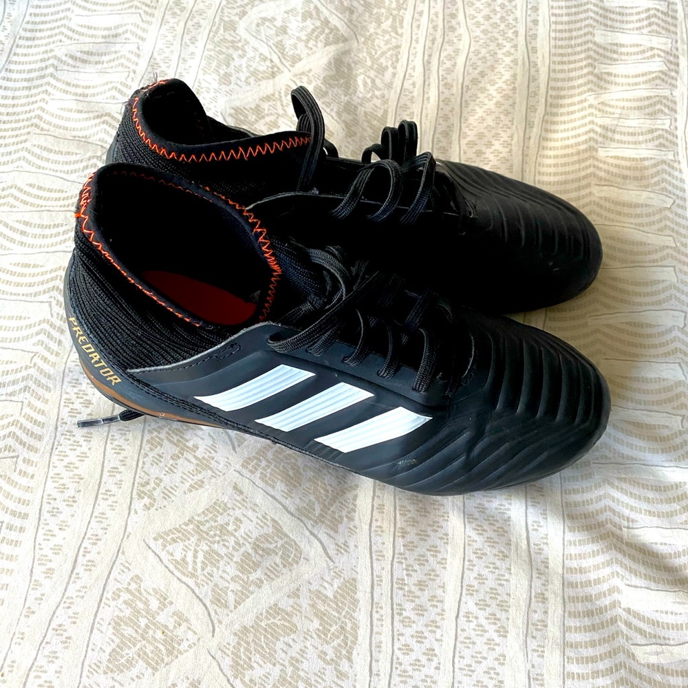 adidas Predator 18.3 FG kids soccer shoes size 4